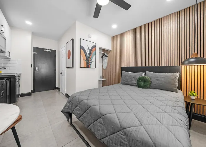 Baybreeze Apartments By Lowkl